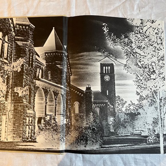 QUEEN'S UNIVERSITY TRICOLOUR Yearbook 78 1978 Mint Kingston Ontario Canada - Picture 5 of 9
